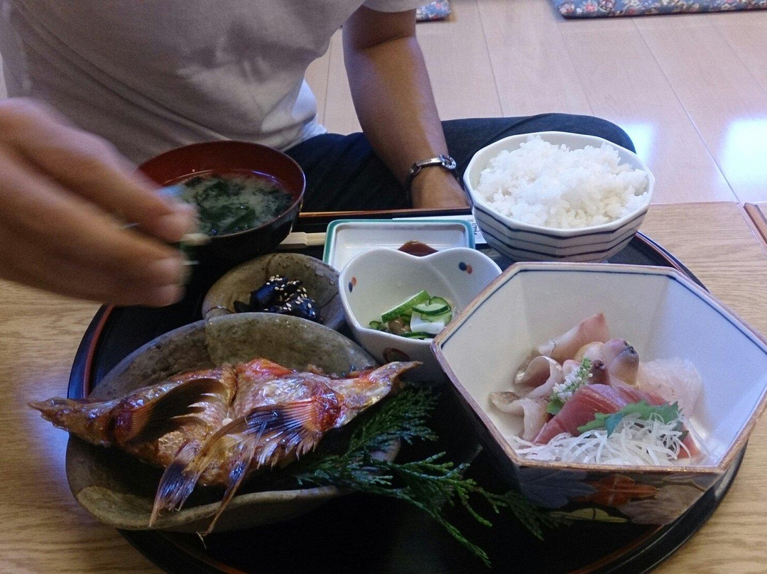 魚楽亭