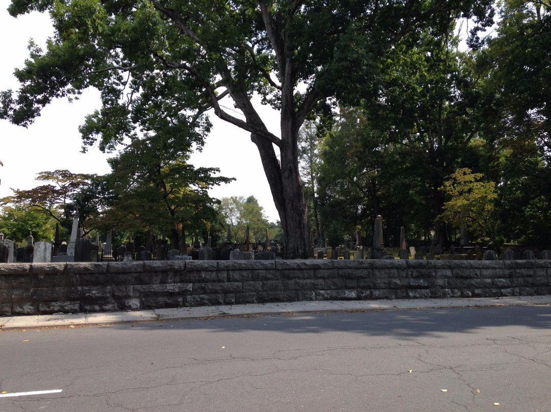 Oak Grove Cemetery景点图片