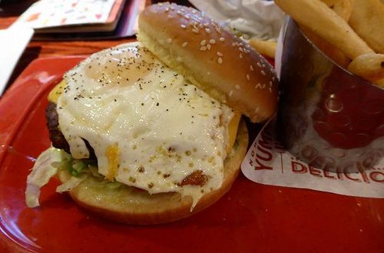 Red Robin Gourmet Burgers And Brews