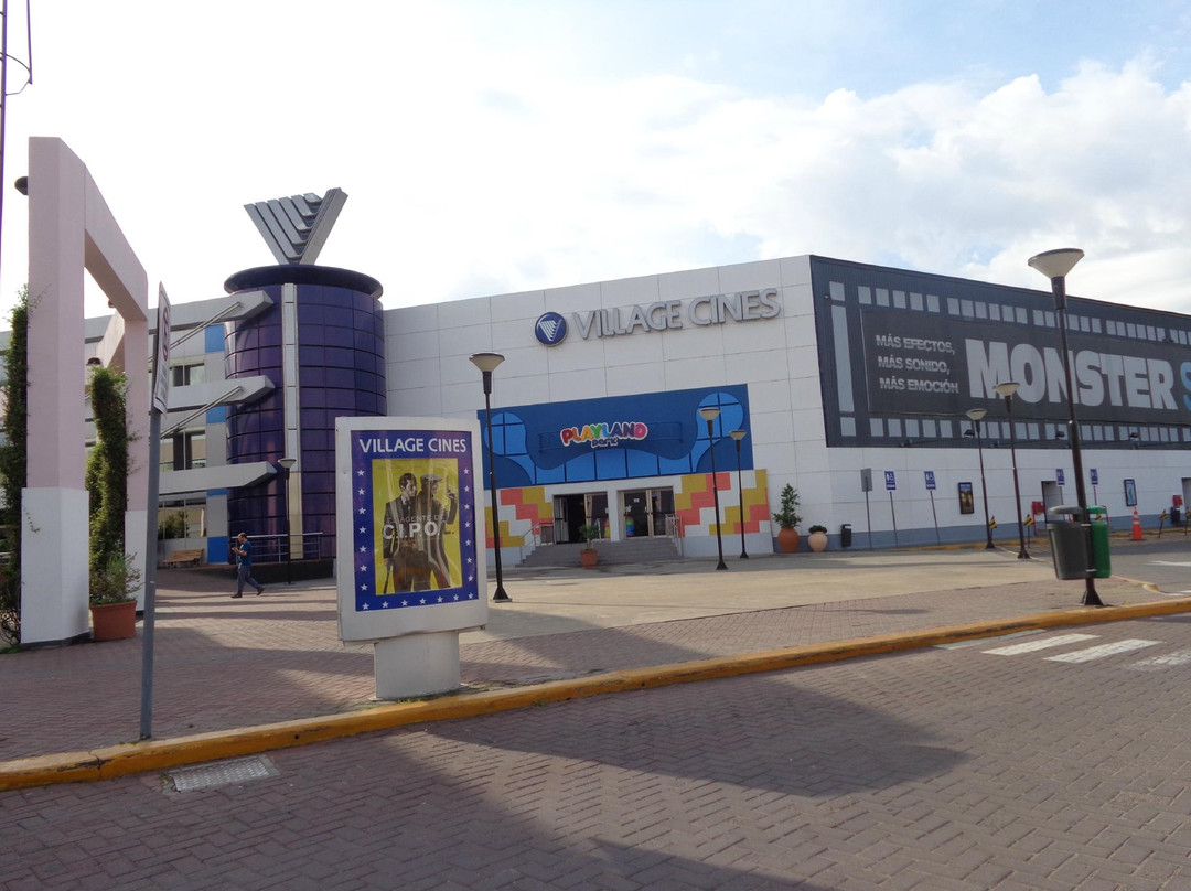 village cines pilar-Pilar必去景点