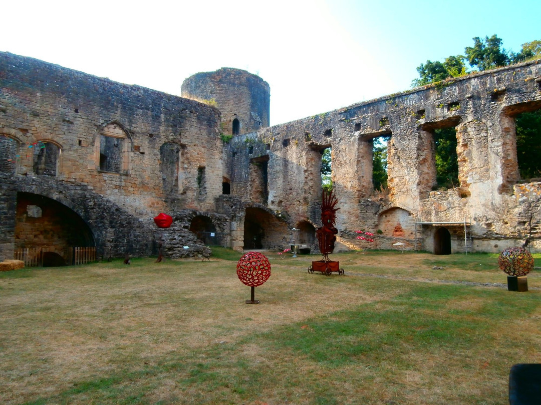 Château de Villandraut景点图片