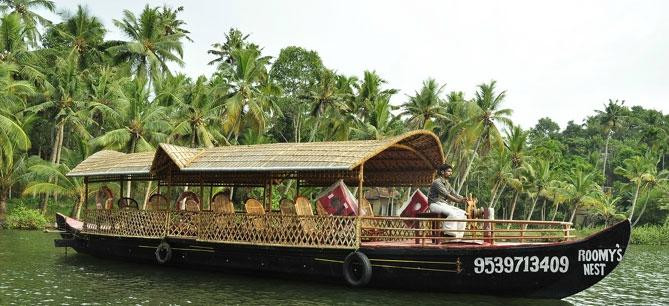 Karunagapally酒店住宿-Roomy's Nest Ashtamudi Homes