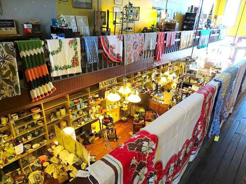 American Classic Antique Mall-穆尔斯维尔必去景点