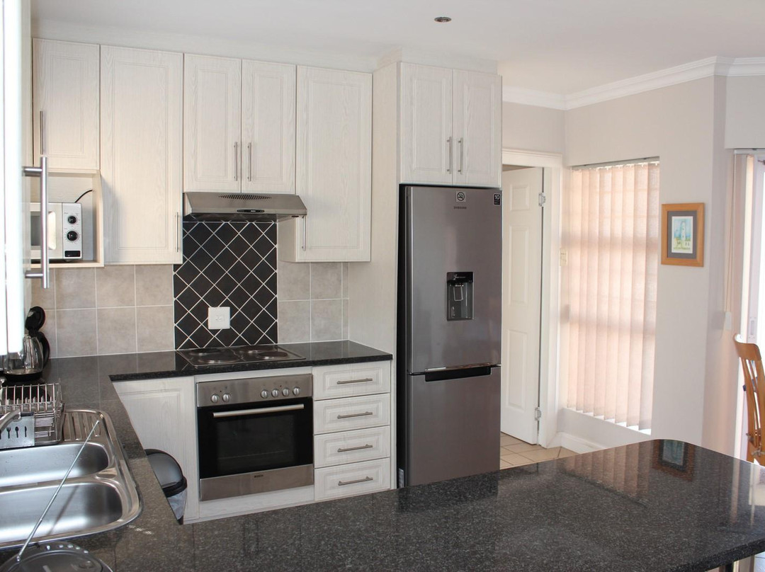 Makisaki Beachfront accommodation主图