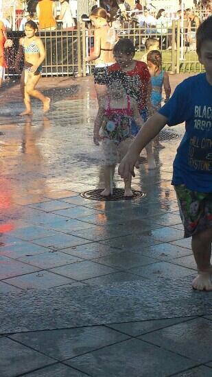 Main Street Square-拉皮德城必去景点