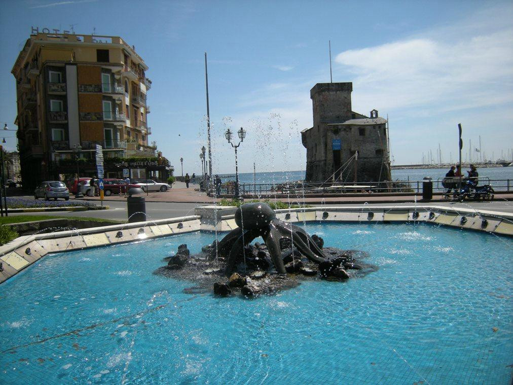 Fontana del Polipo景点图片