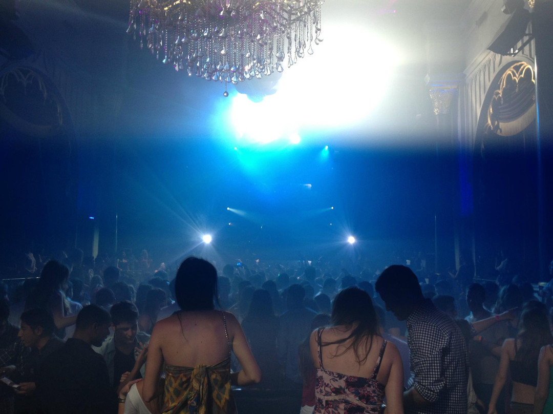 Strana-瓦拉塔港必去景点