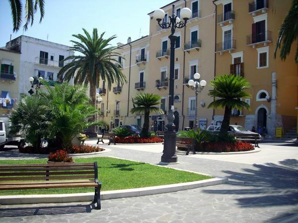 Piazza Margherita景点图片