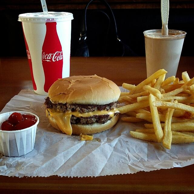 Fowlerton餐馆和美食-Ivanhoe's Drive In