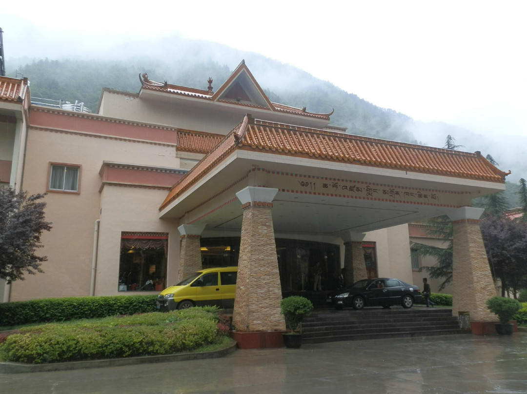 九寨沟千鹤国际大酒店主图