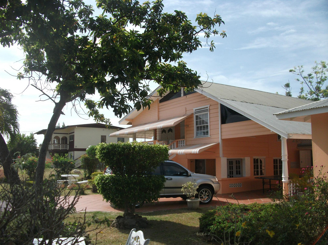 Dex and Yolande Holiday Apartments