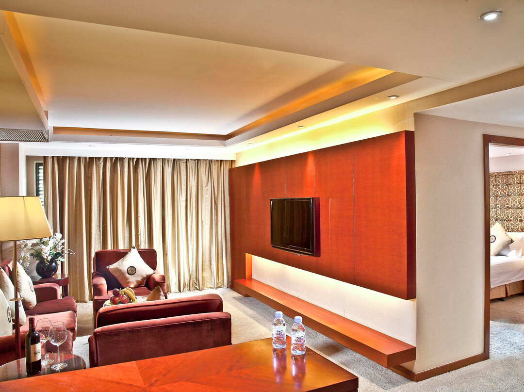 万和亚隆国际酒店主图