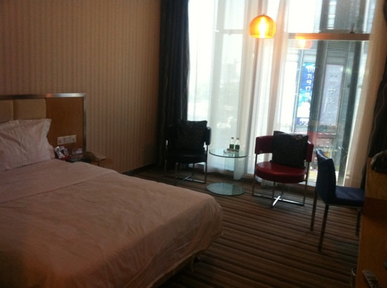 山水时尚酒店(广州火车东站店)主图