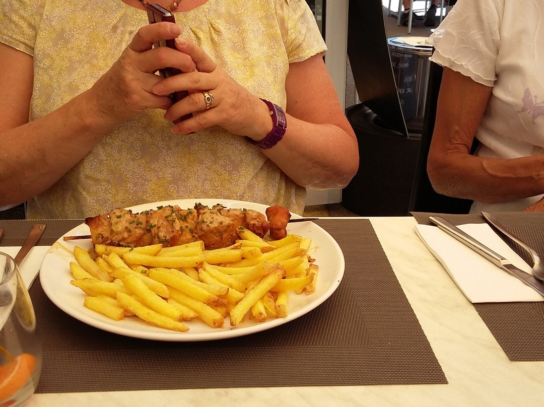 Bramois餐馆和美食-Café Bar L'Ilôt