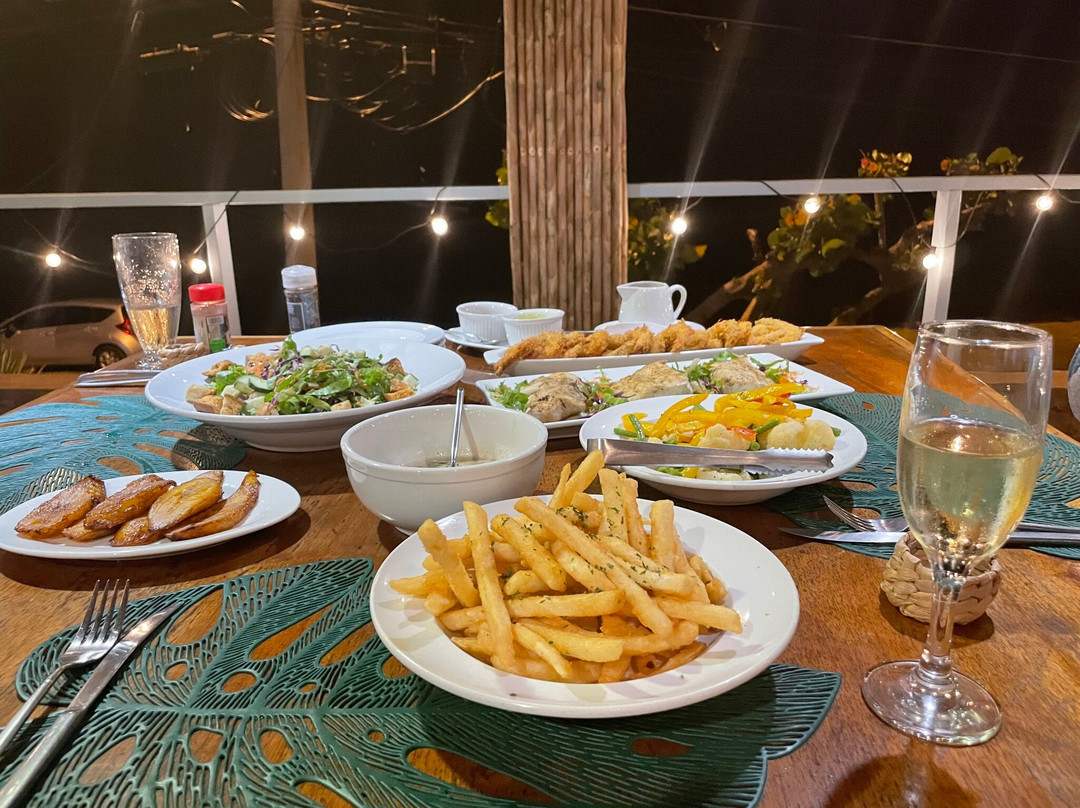 Fins Restaurant And Bar