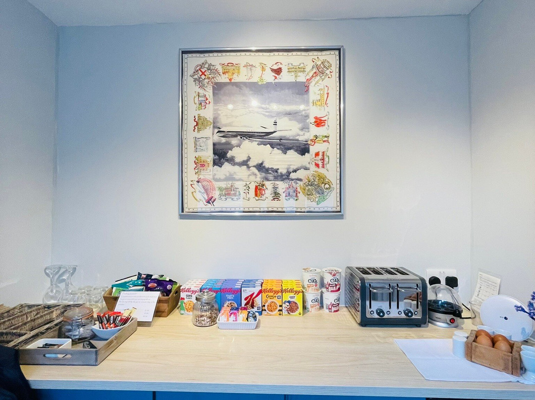 Oak Tree Lodge Gatwick Bed & Breakfast主图