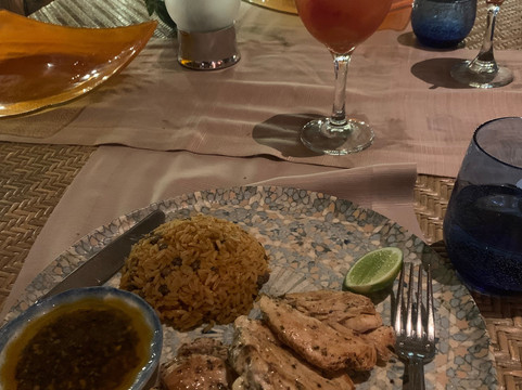 La Yola Restaurant (蓬塔卡纳)餐厅/美食点评 餐厅地址/餐厅电话/餐厅周边信息/餐厅推荐菜