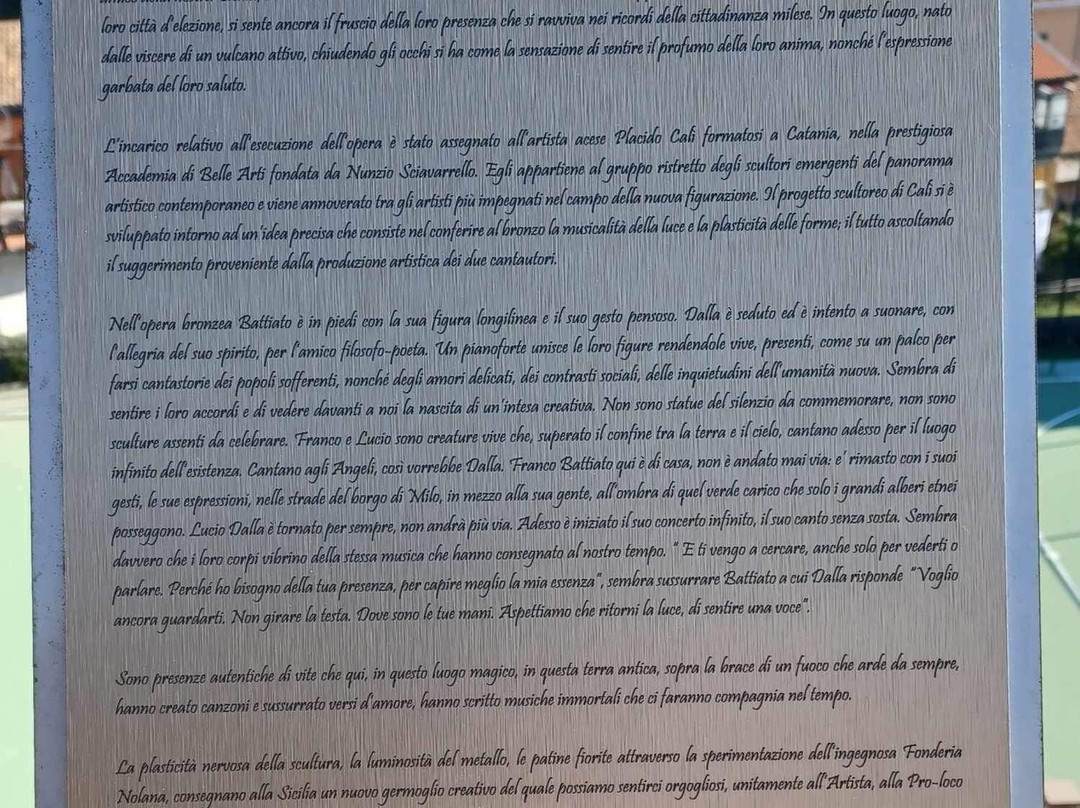 Statua Di Franco Battiato E Lucio Dalla景点图片