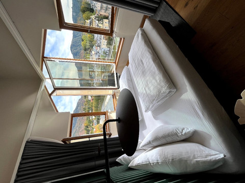 希夫黄金酒店主图