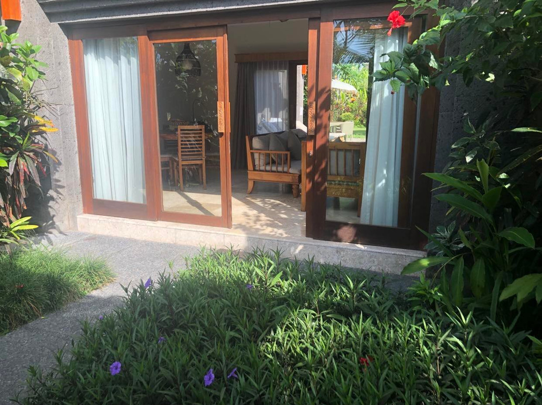 巴厘岛卡拉马斯天鹅别墅主图