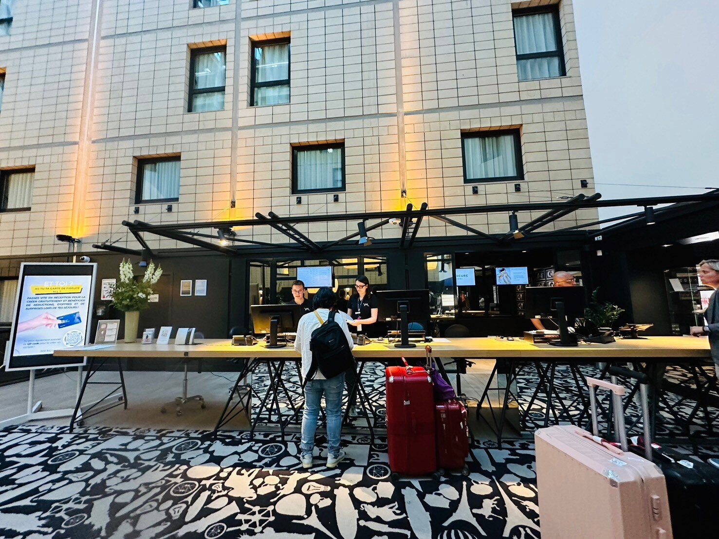 美爵凡尔赛门会展中心酒店-浴室