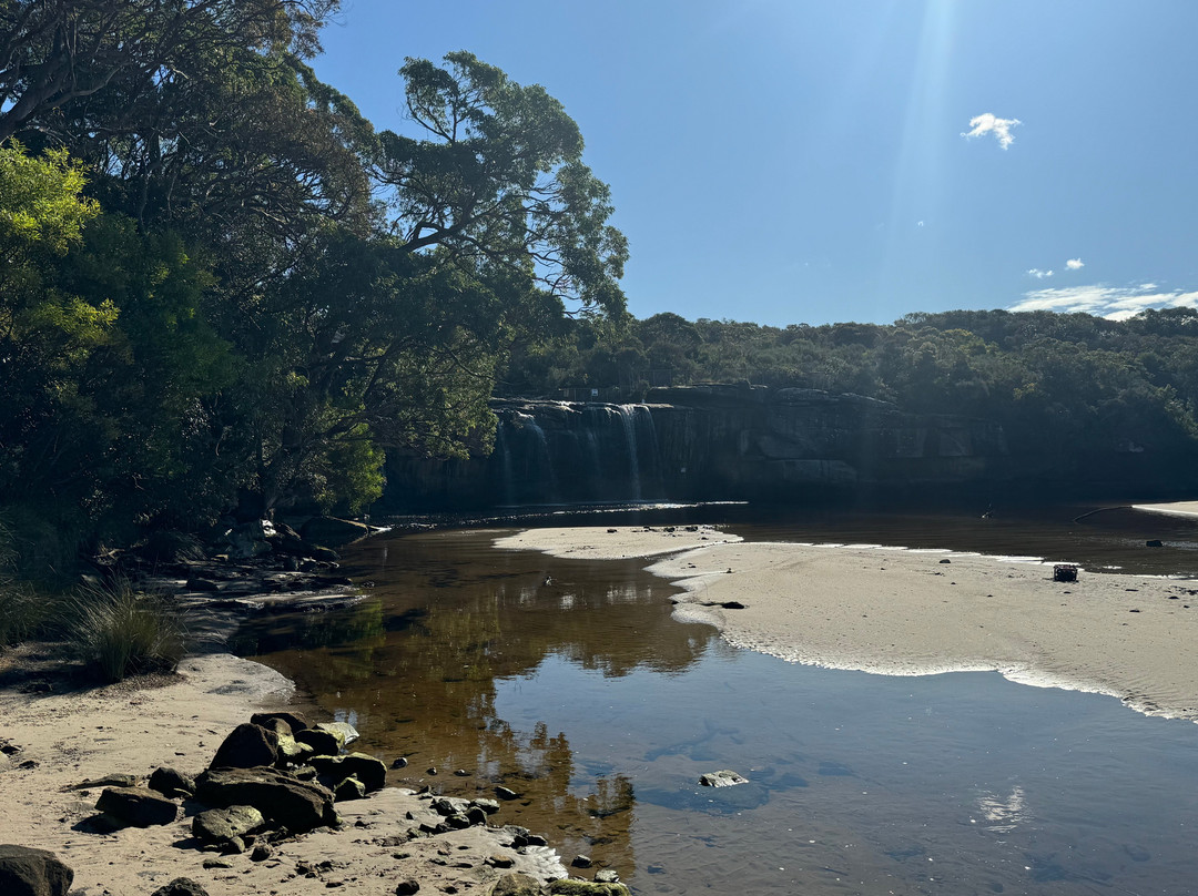Wattamolla Beach-卧龙岗市必去景点