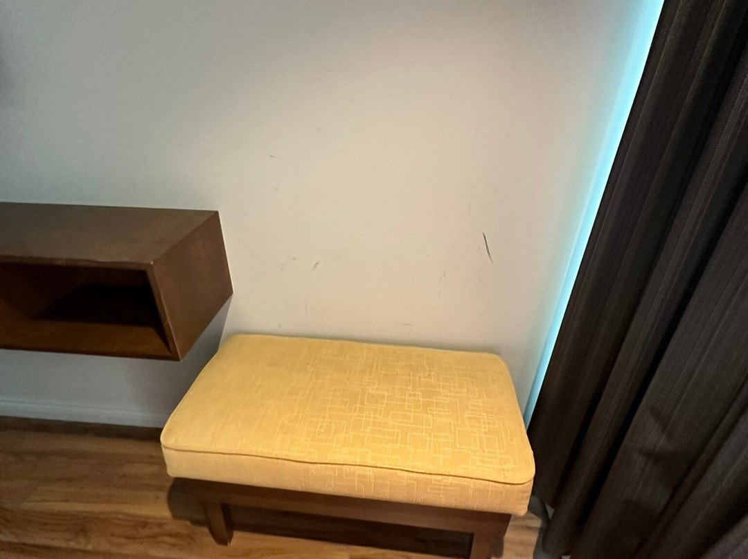 诺曼丁套房酒店主图