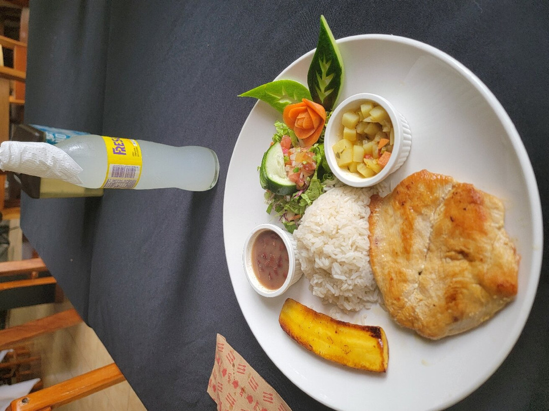 H&B Lodge and Restaurant主图