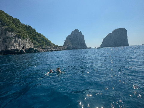 Crapolla charter di APREA PIETRO-波西塔诺必去景点