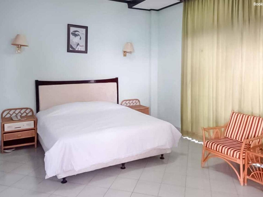 RedDoorz Plus Near Tugu Mercusuar Anyer