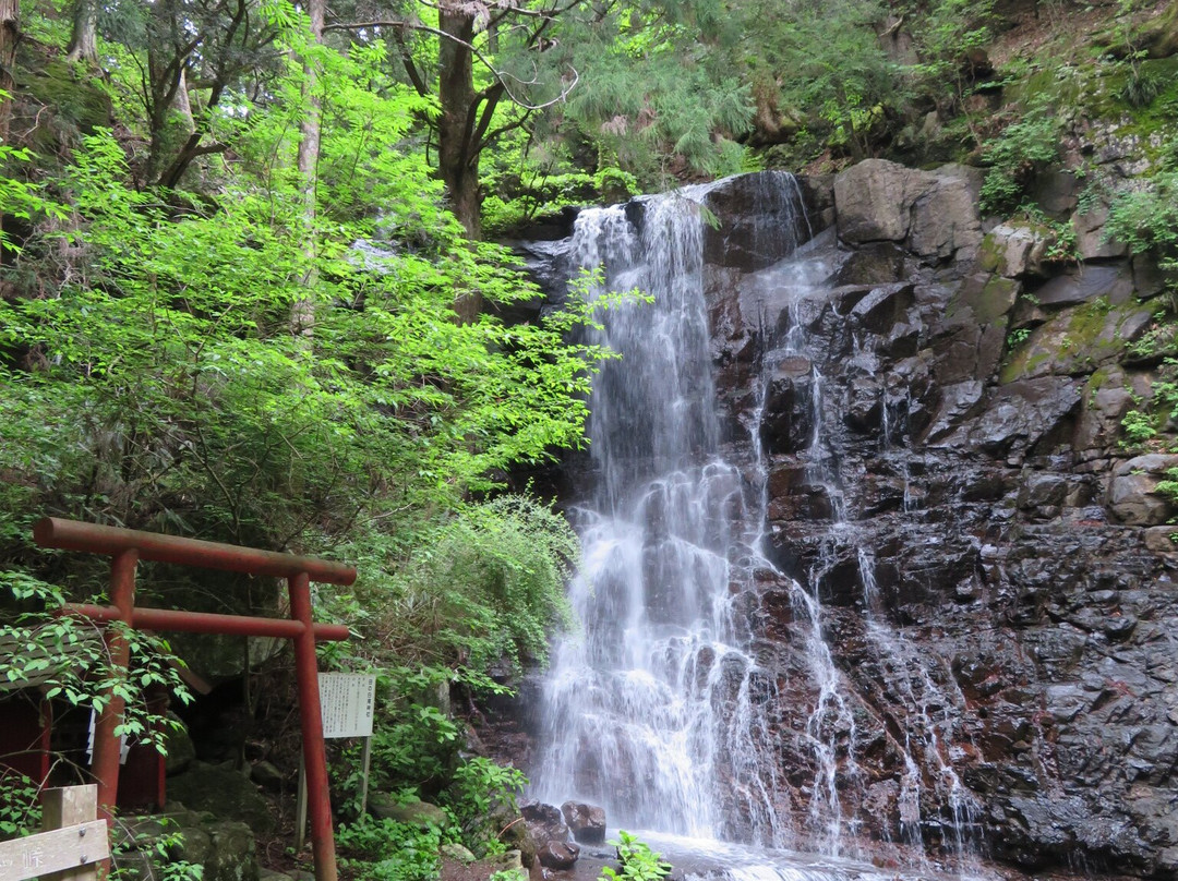 Haha no Shirataki Waterfall景点图片