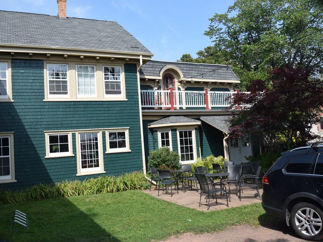 Holman's Heritage Suites主图