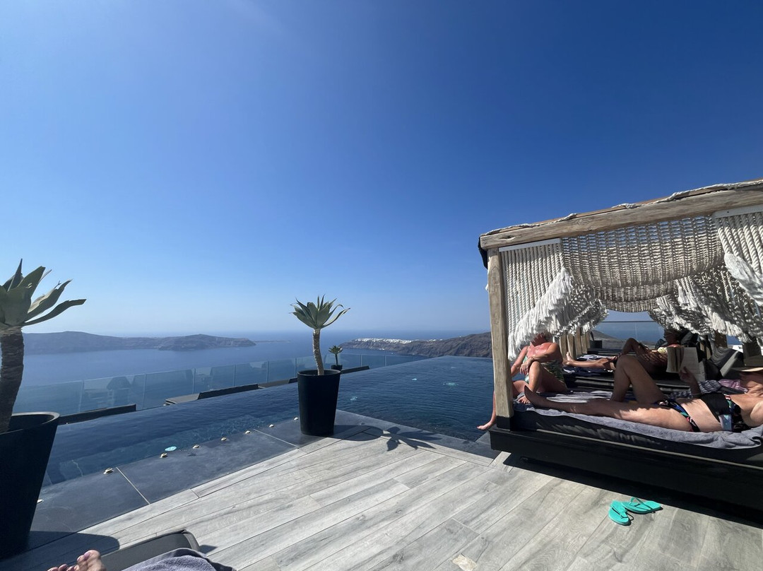 银河套房温泉酒店主图