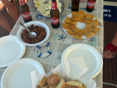 Barca crystal-兰佩杜萨必去景点