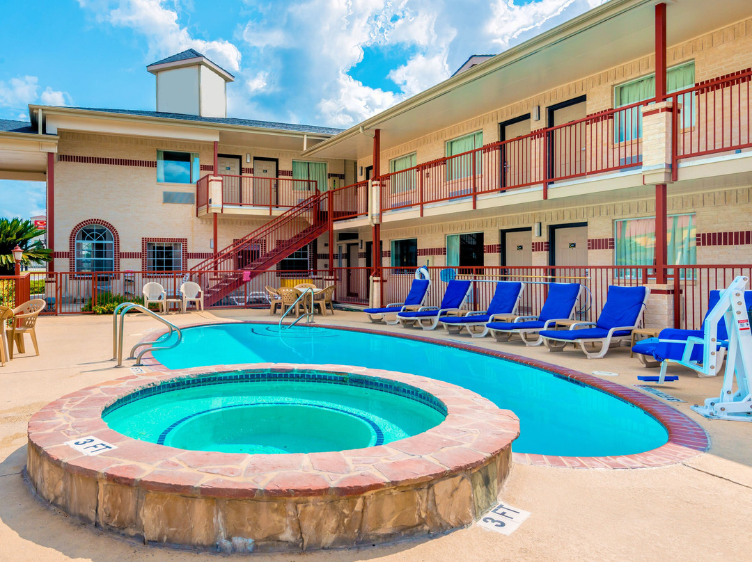 Hill Country Inn & Suites - New Braunfels / Gruene