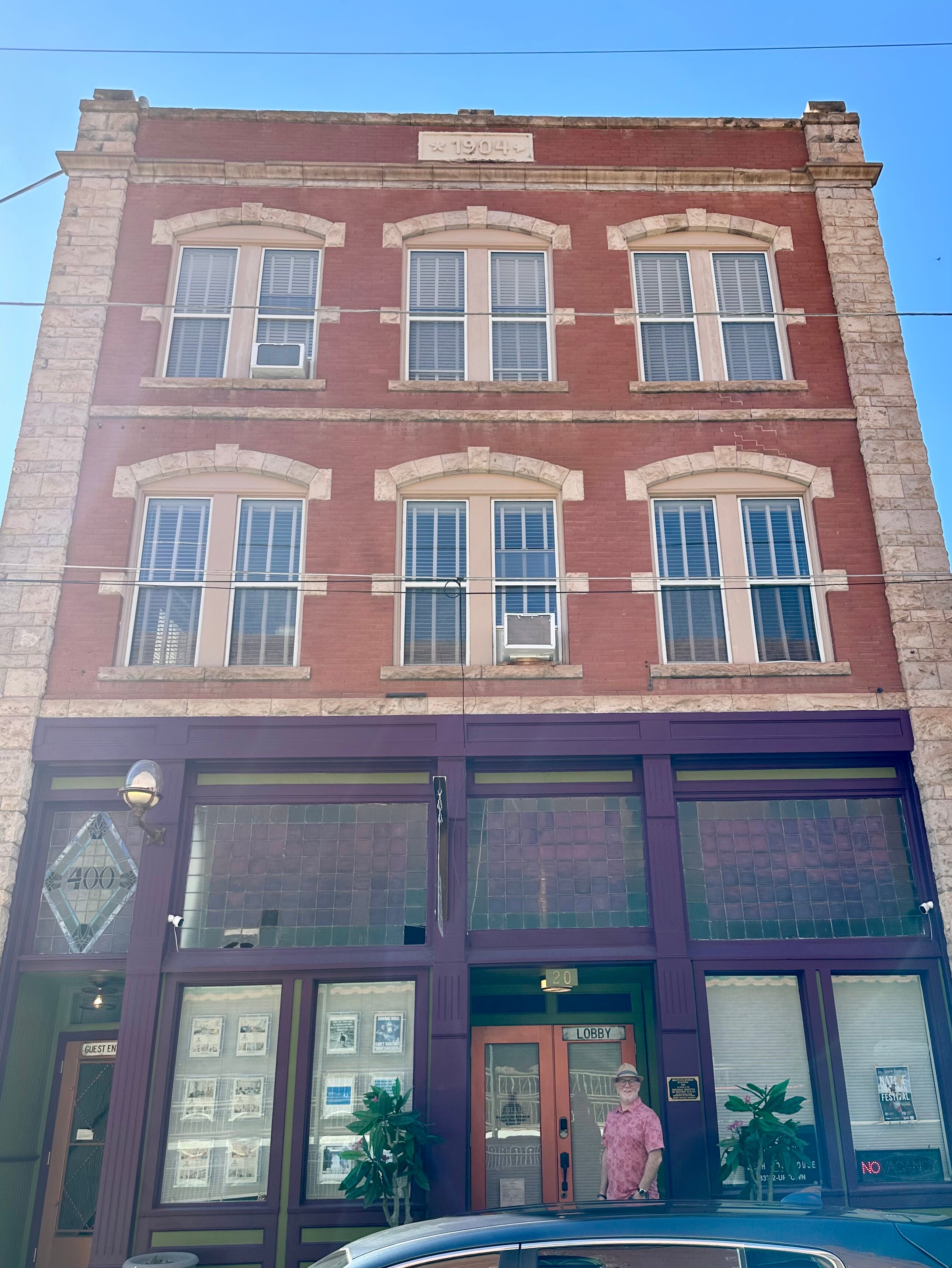 Bisbee Brownstone Suites-官方