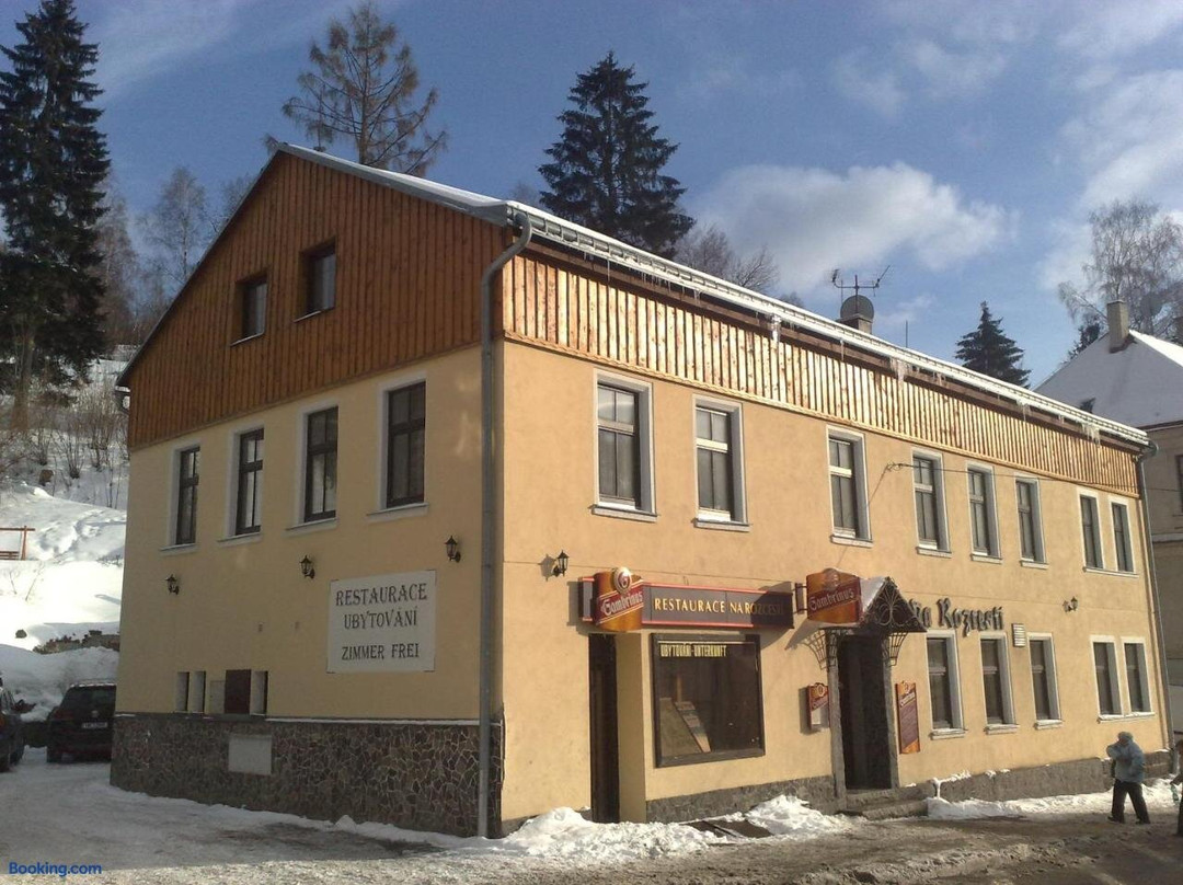 Bedrichov酒店住宿-Penzion-Restaurant Na Rozcesti