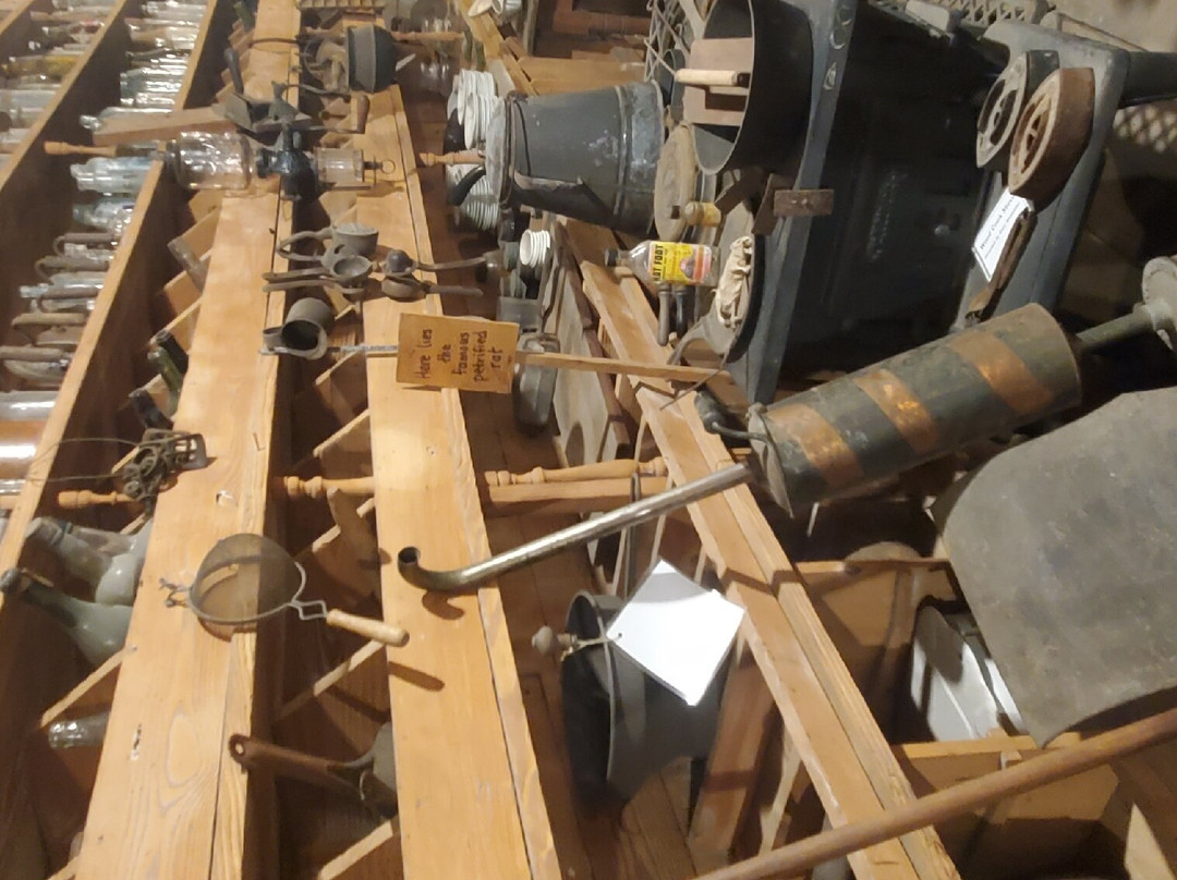 Smith H J & Sons General Store and Museum-卡温顿必去景点