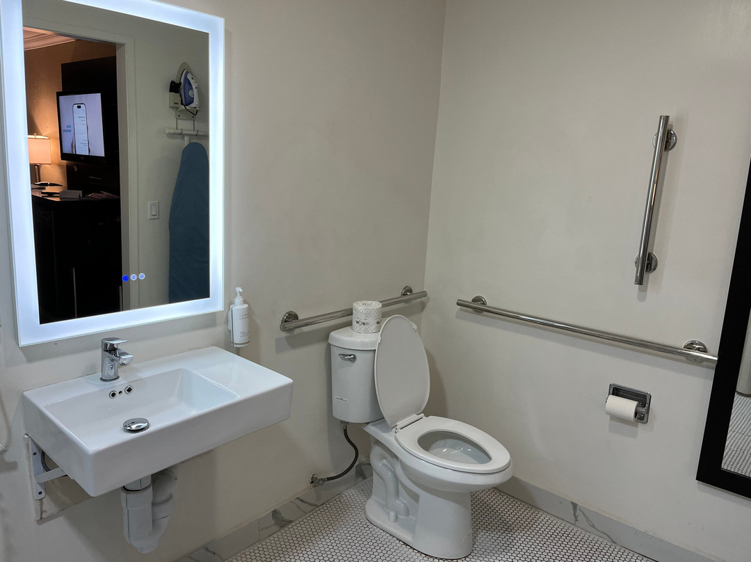 The Orchard Hotel主图