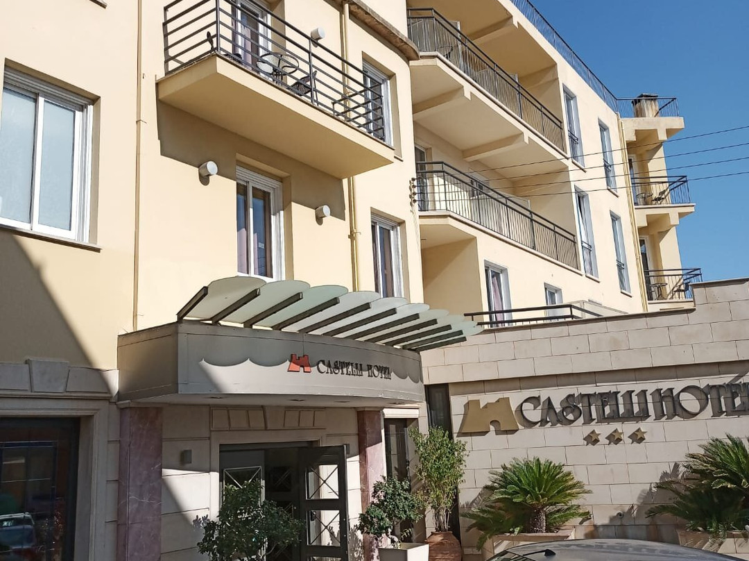卡斯泰利酒店主图