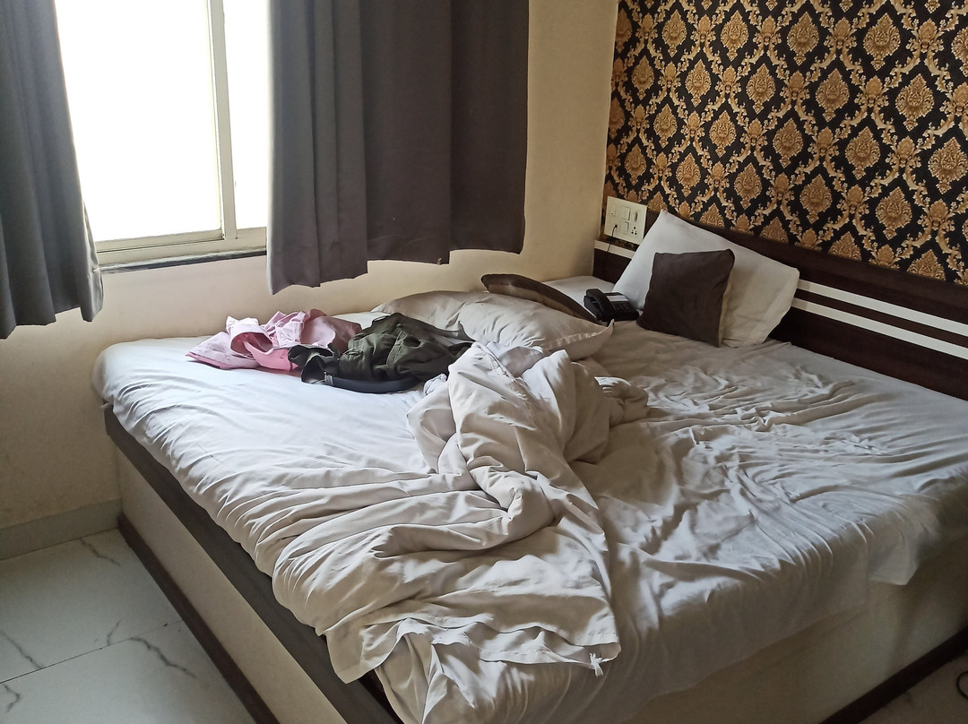 FabHotel Prime Emerald I