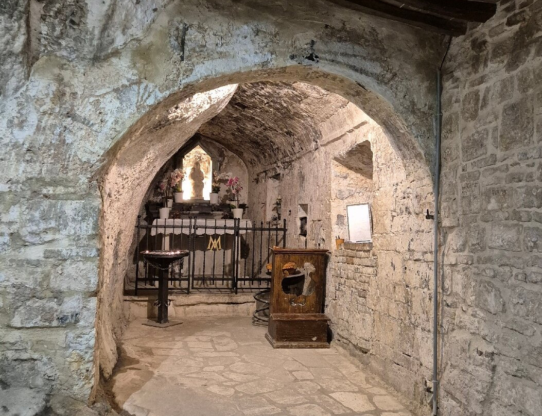 Santuario Madonna Di Frasassi-Genga必去景点
