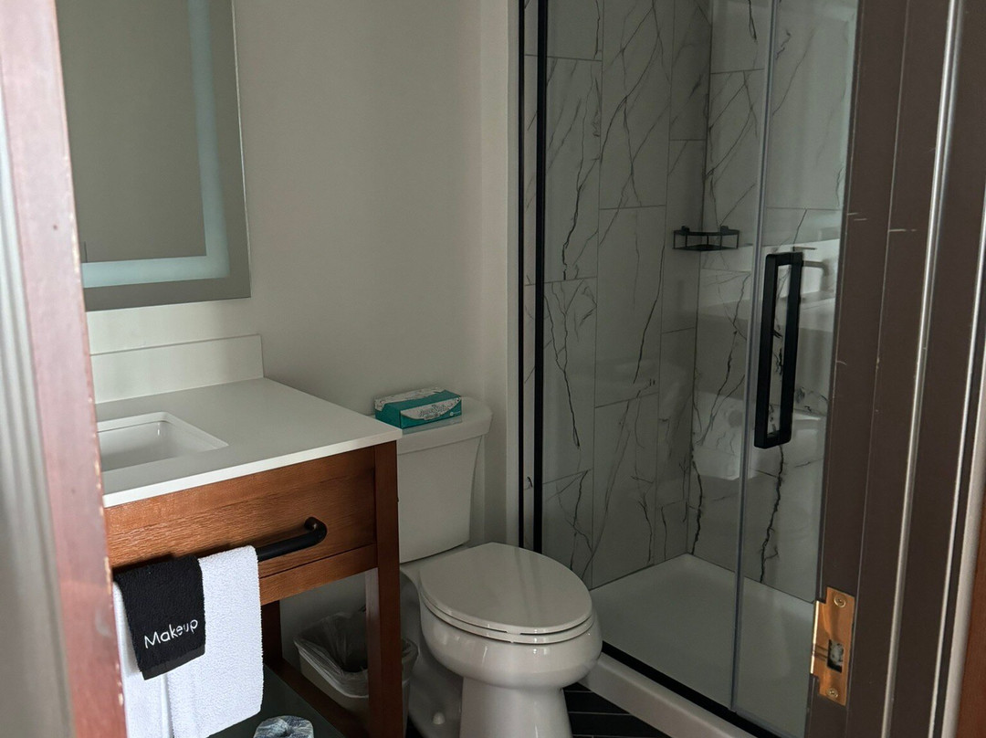 Shoreline Inn & Conference Center, Ascend Hotel Collection主图