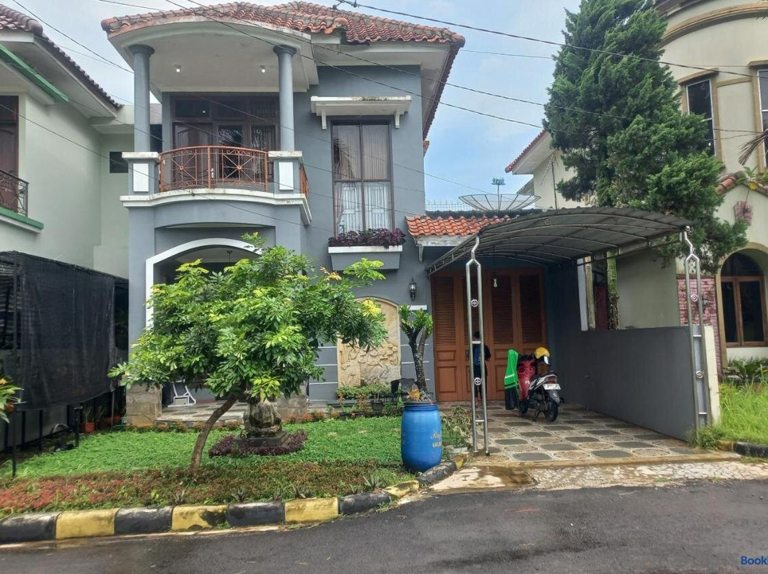 Oyo 93820 Salma Homestay Syariah