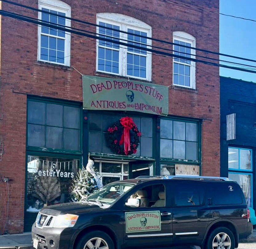 Dead People's Stuff Antiques & Emporium-Hudson必去景点