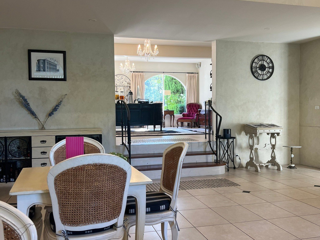 豪顿别墅酒店主图