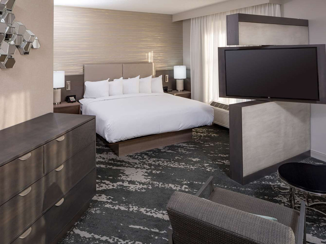 DoubleTree by Hilton Boston Logan Airport Chelsea主图