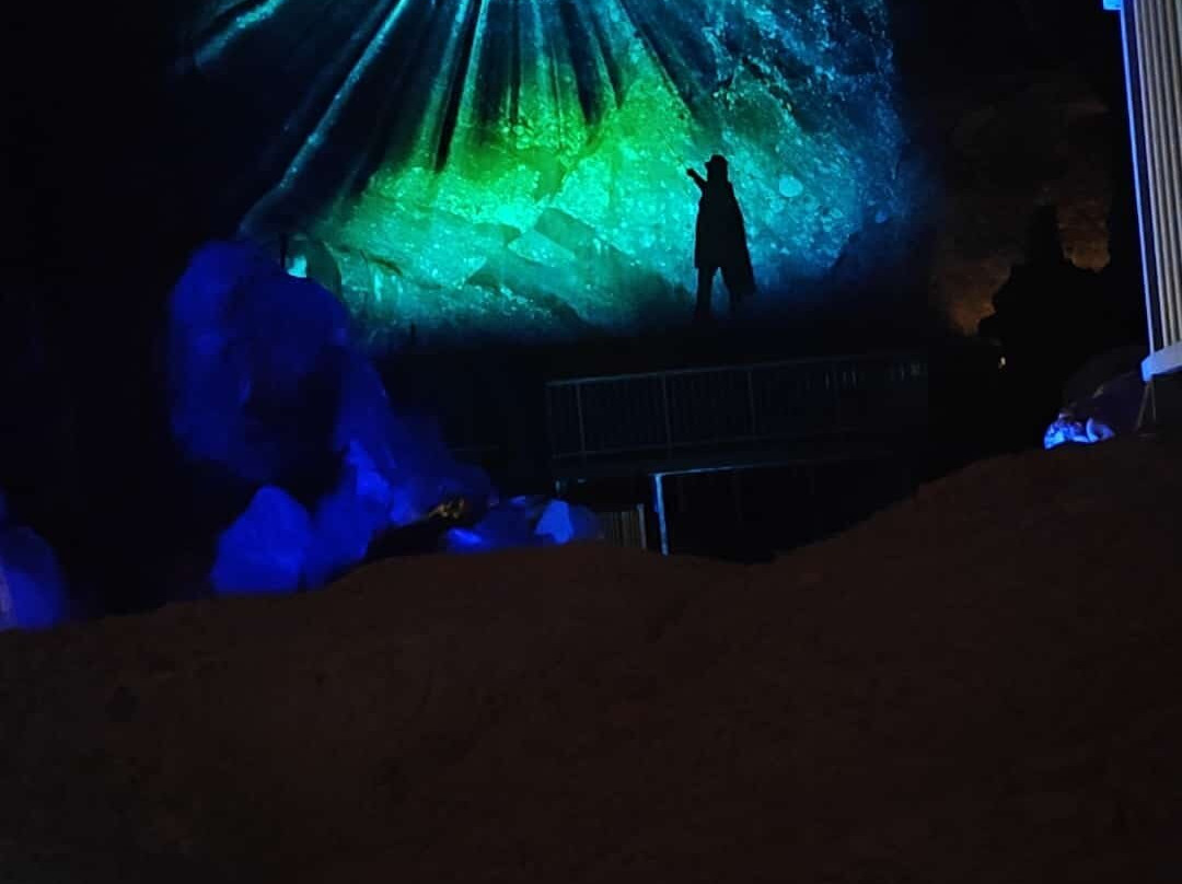 Coves Del Salnitre-Collbato必去景点