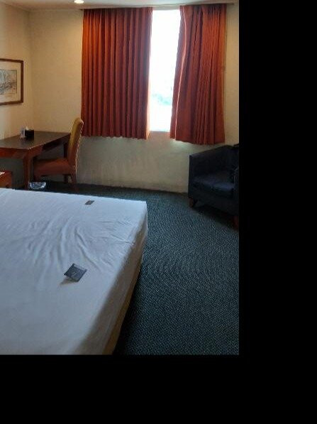 拉贾瓦利宜必思酒店主图