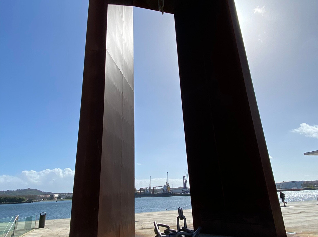 Monumento Ao 25 De Abril-维亚纳堡必去景点